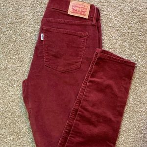 New levi jeans size 28